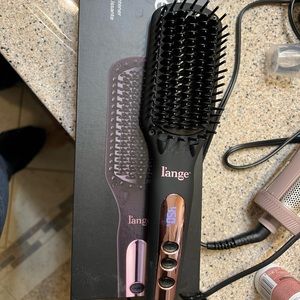 Lange straightening brush